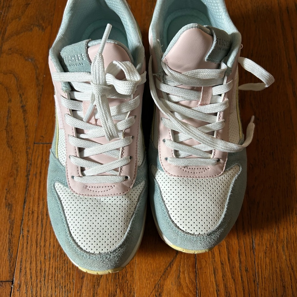 Skechers Pink and Gray Sneakers with Mesh Panels